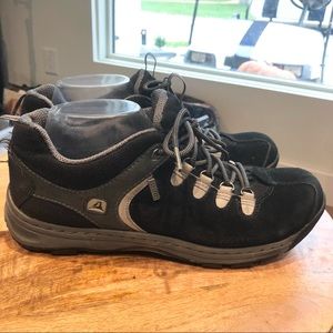 Clarks active wear black suede women’s rock Gore-Tex Comfort shoes Sz 9.5